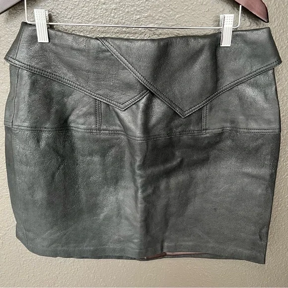 NWT Revolve x Chrissy Teigen Grayson Mini Skirt in Black | size L - Picture 7 of 11